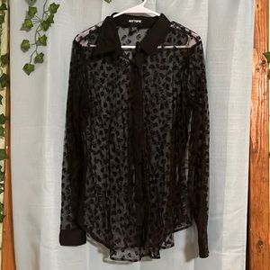 Hot topic skull button up shirt